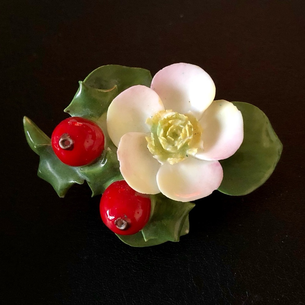 Staffordshire Cara China vintage porcelain flower brooch / pin - Made in England